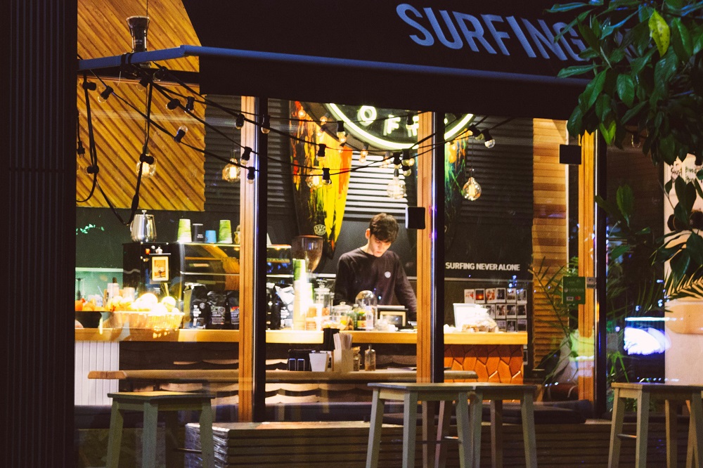 Choosing the right commercial coffee machine for your café